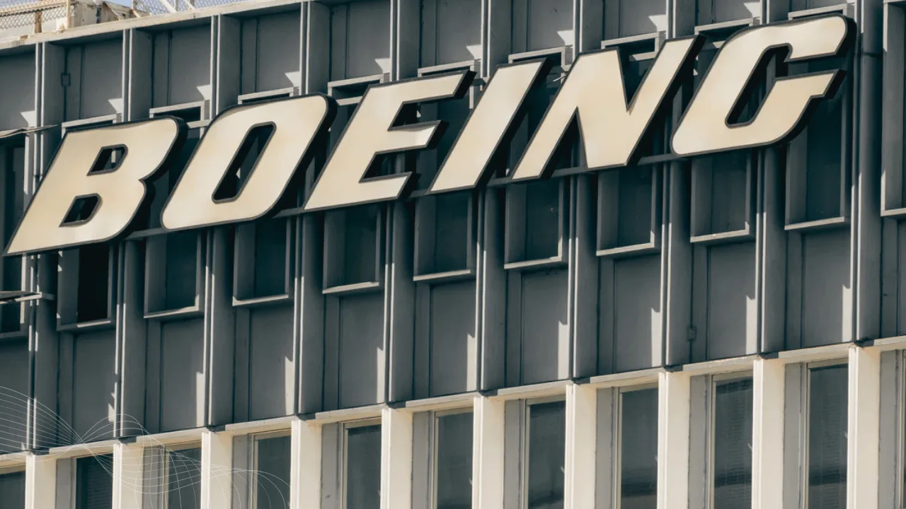 Boeing’s Losses Shrink as Plane Deliveries Ramp Up and Turnaround Gains Steam!